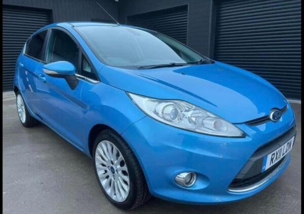 FORD FIESTA TITANIUM